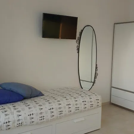 My In Πανσιόν